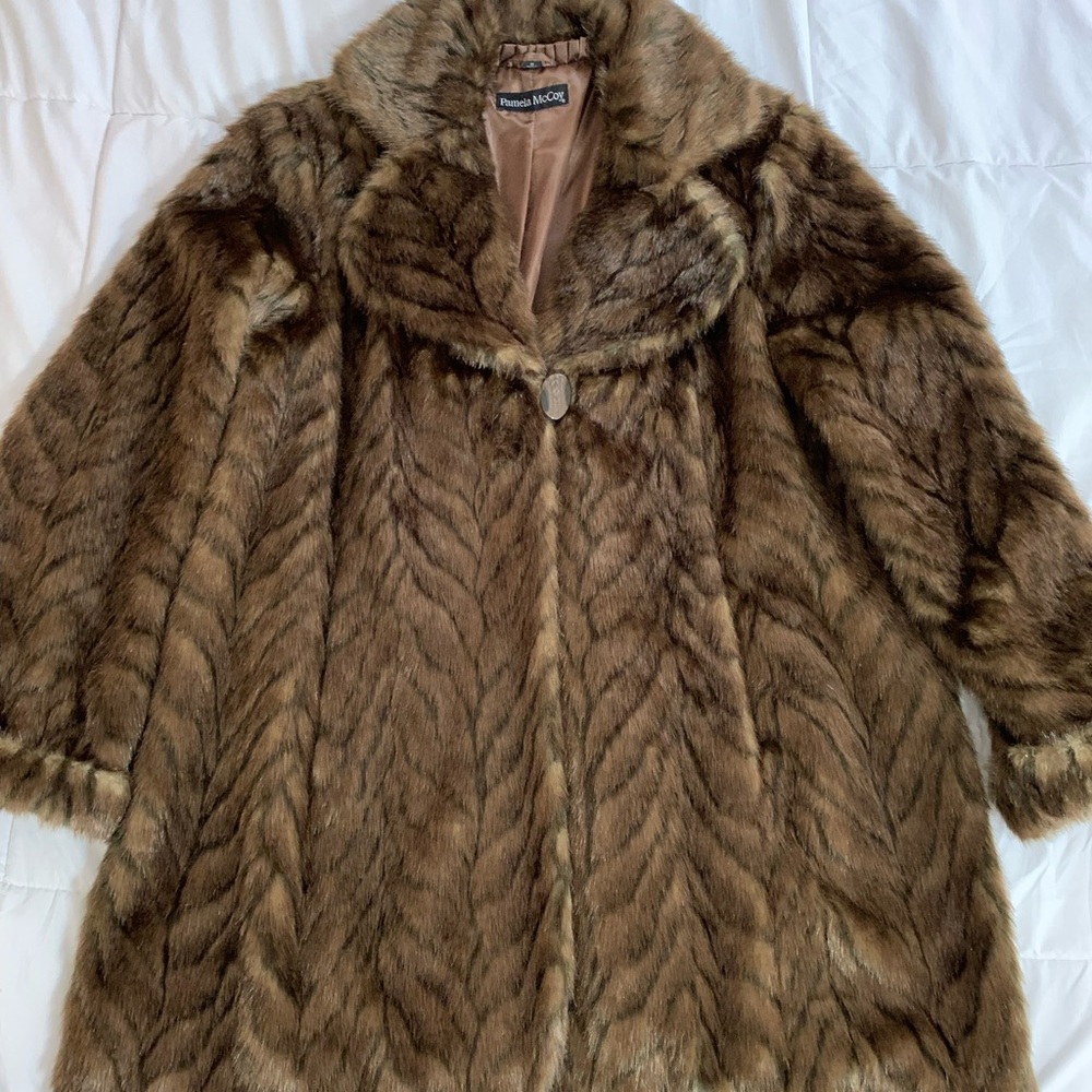 Pamela McCoy Faux Fur Brown Tiger Stripe Pattern, Size 2X